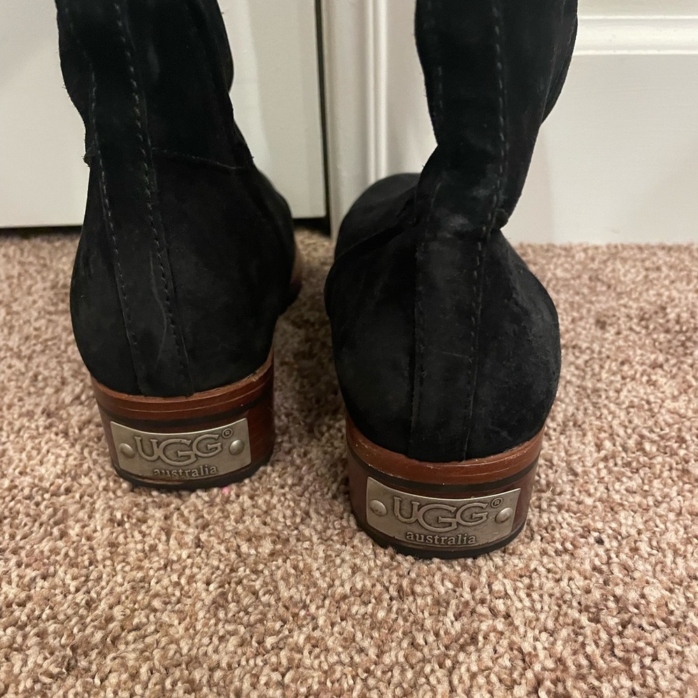 Size 9 black UGG suede boots
